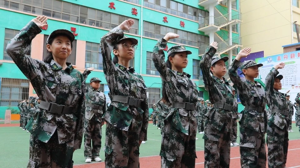 志丹县翰林实验小学第一届军事夏令营